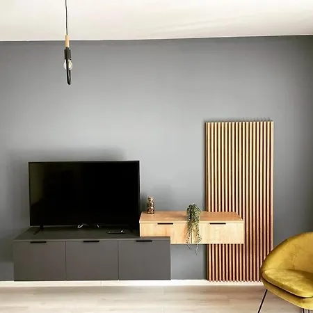 Minimalist Brașov
